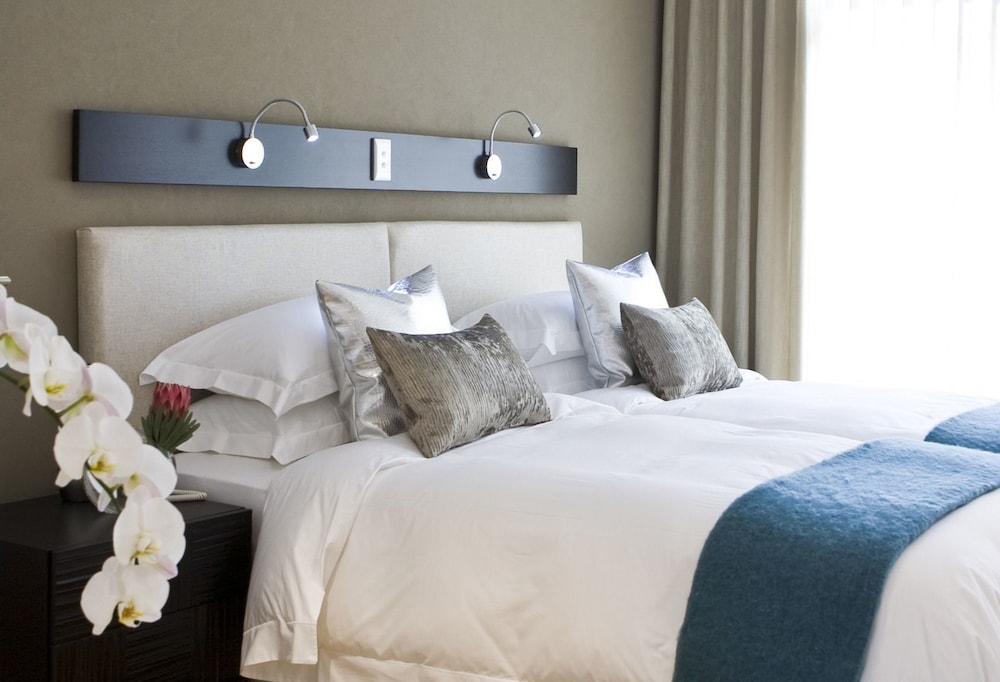 Luxury Suite - Photo 2