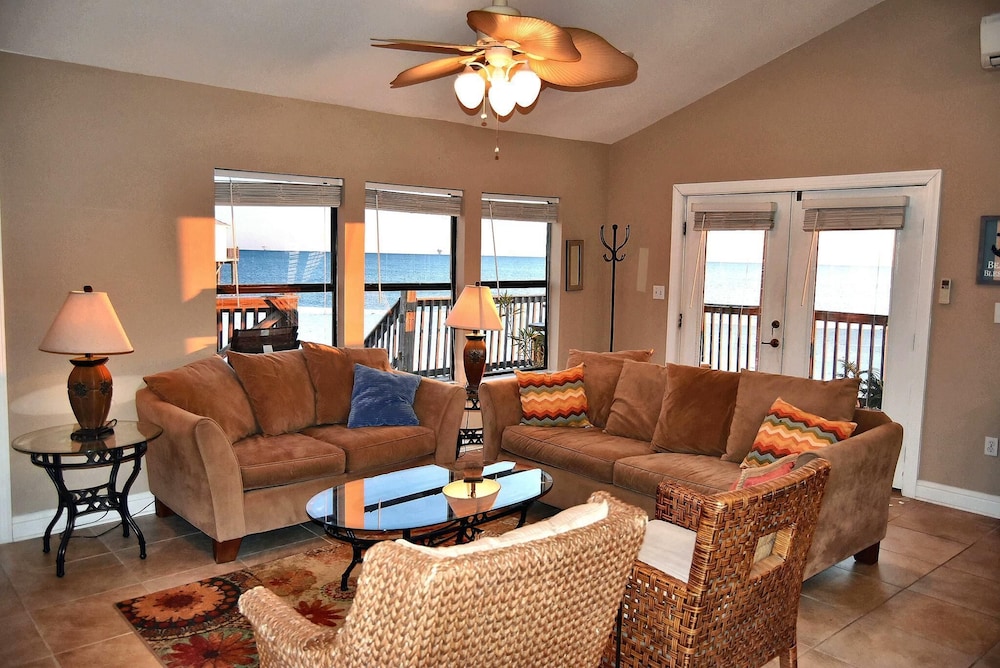 House, Multiple Beds (Knee Deep - 105 Shell Ct) photo 3