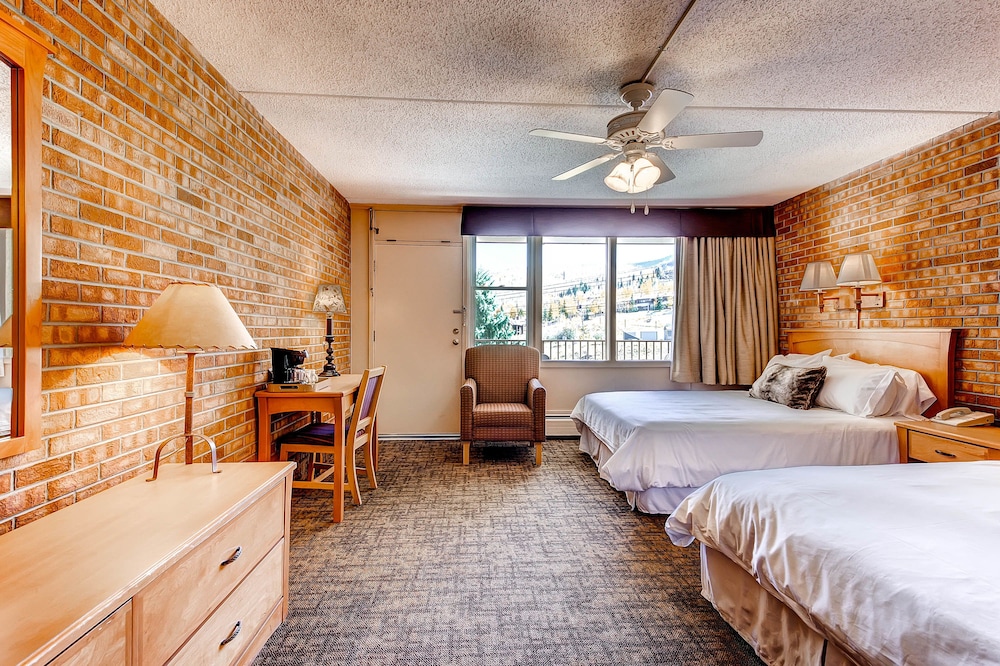 Superior Room, 2 Queen Beds - Photo 10