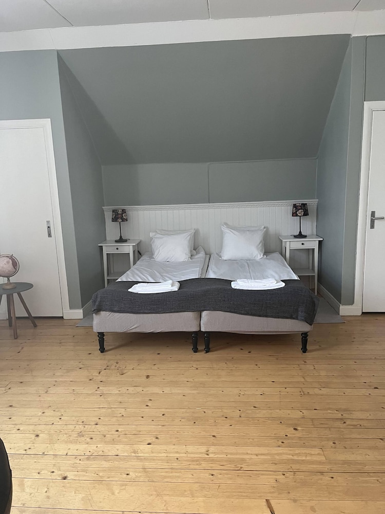 Classic Double Or Twin Room photo 3