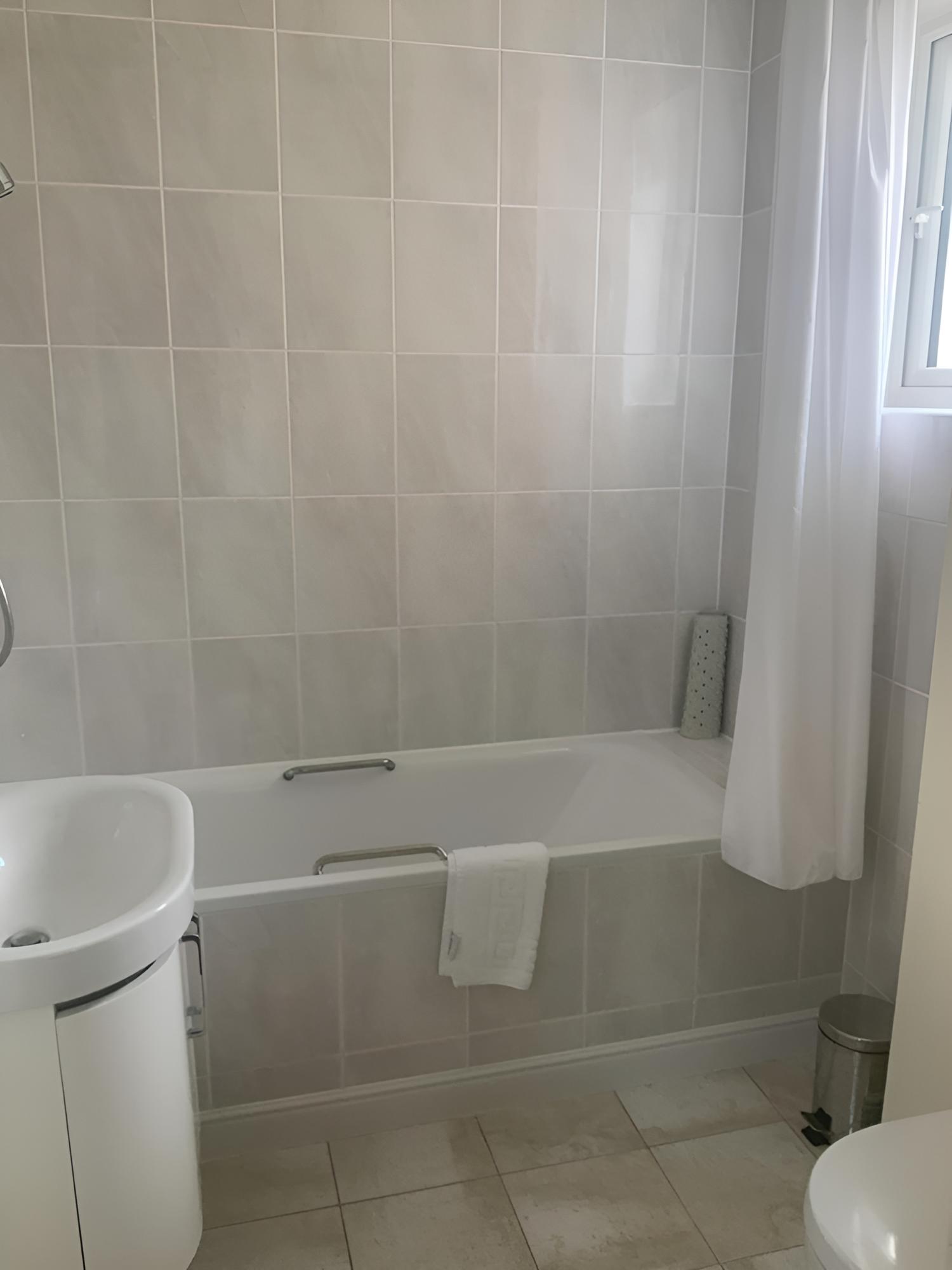 Double Room, Ensuite (with Inland View ) photo 2