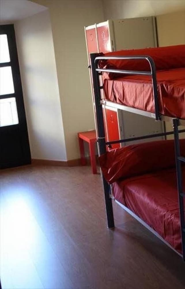 Shared Dormitory, Mixed Dorm, Shared Bathroom (1 Bed In A 6-Bed Dormitory Room) photo 3