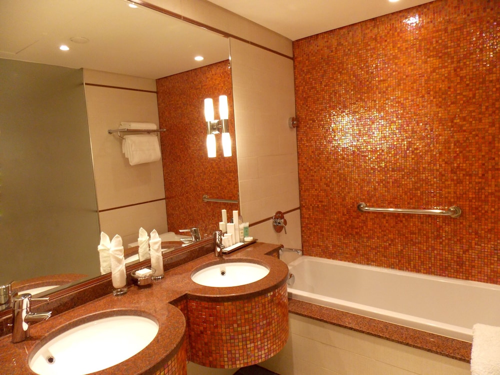 Suite, 1 Queen Bed (Queen)