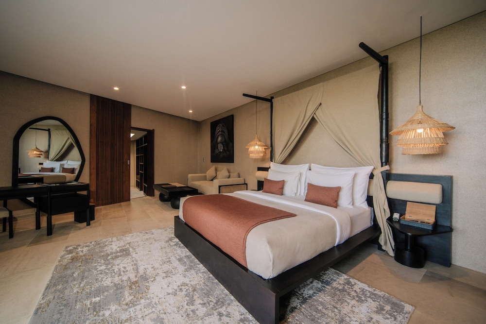 Suite Room with Jacuzzi (Located across the Resort)