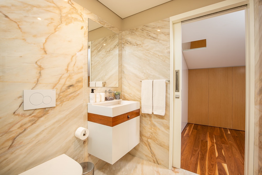 Duplex Two Bedroom Apartment 4B - Photo 5
