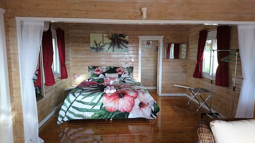 Red Hibiscus Villa 4 photo 3