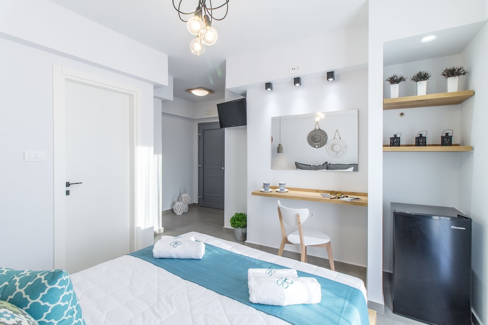 Honeymoon Double Room with Hot Tub