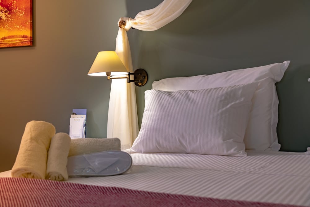 Honeymoon Suite, 1 King Bed photo 3