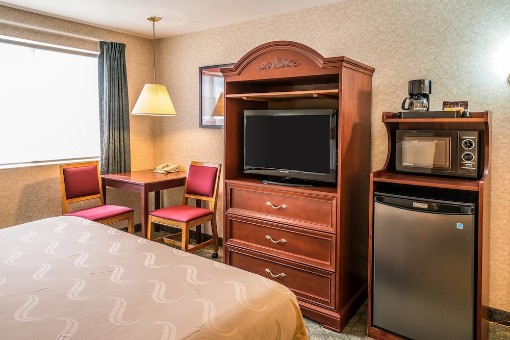 Suite, 1 King Bed, Non Smoking photo 2