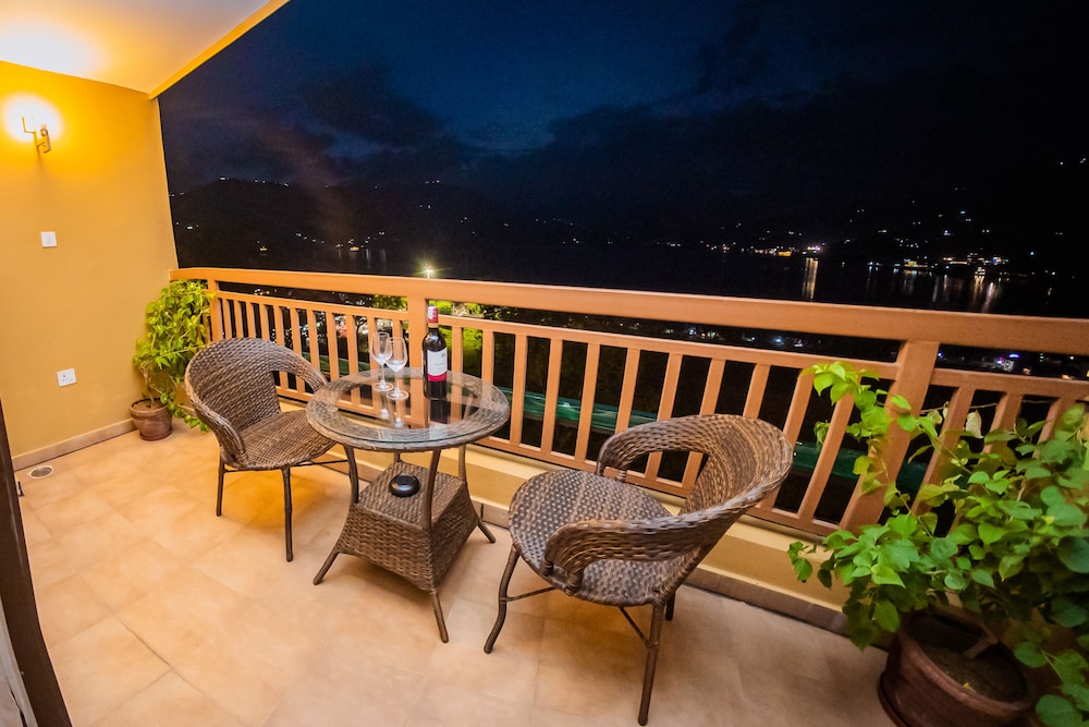 Standard Suite, Lake View - Photo 28