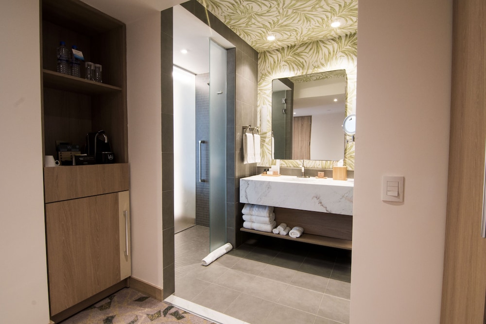 Junior Double or Twin Room, 1 King Bed - Photo 2