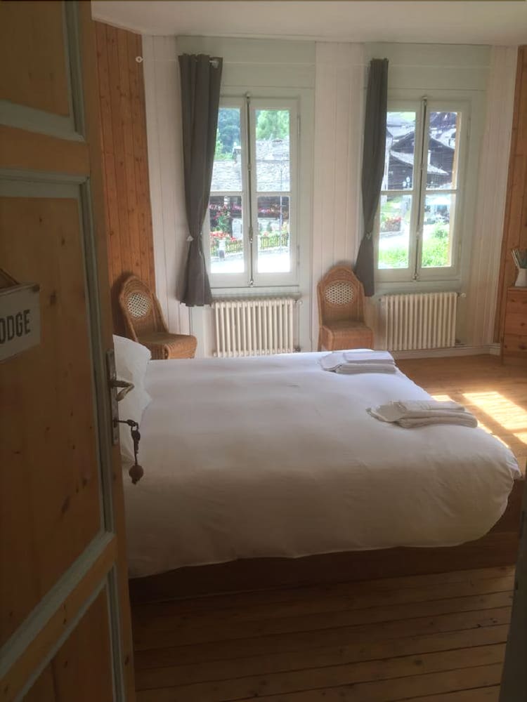 Triple Room, Shared Bathroom photo 2