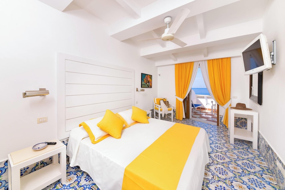 Deluxe Triple Room, Sea View