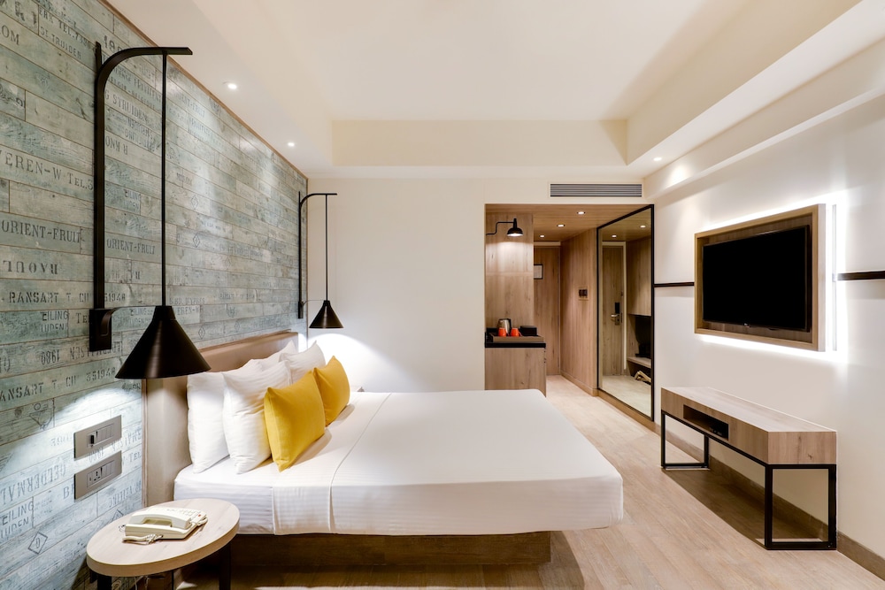 Deluxe Room - Photo 1