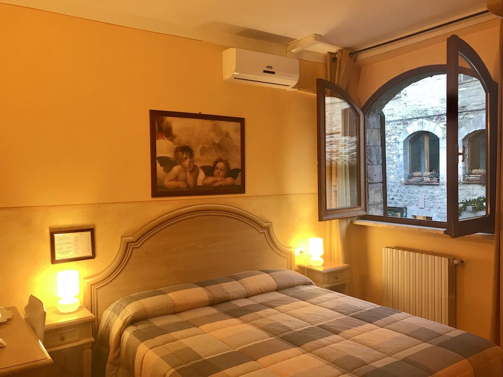 Standard Single Room photo 3