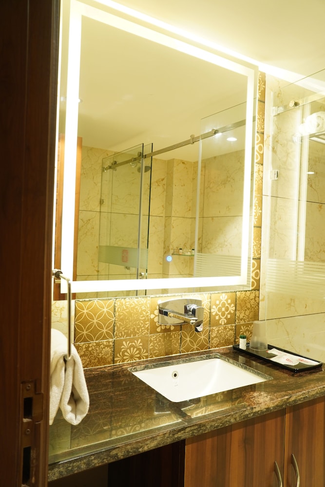 Deluxe Double or Twin Room photo 2