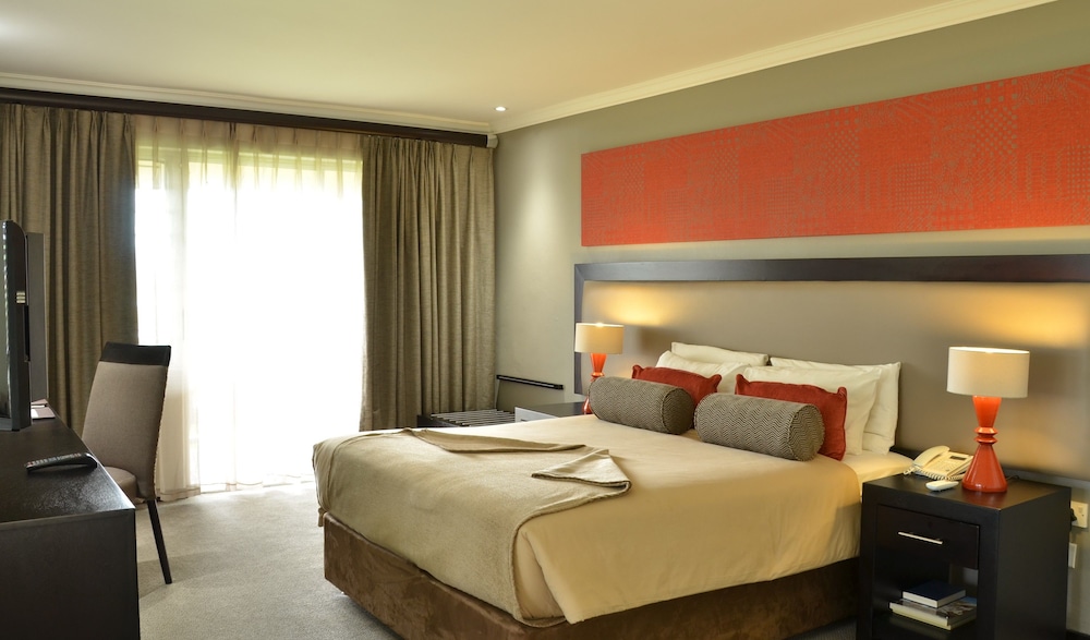 Deluxe Room, 1 Double Bed, Garden View photo 2