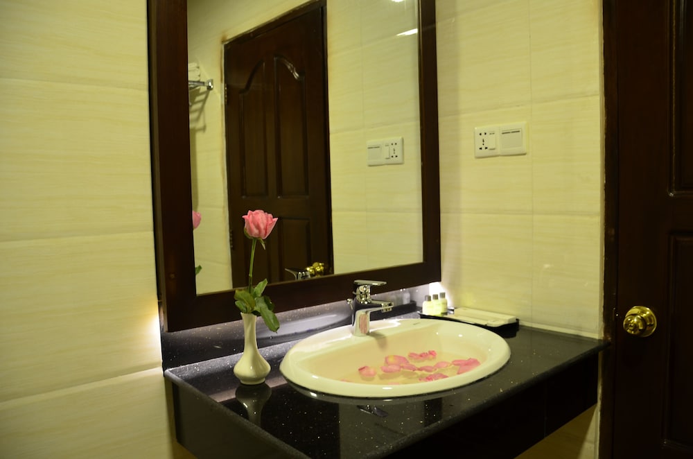 Royal Double Room, 1 King Bed, Bathtub, City View