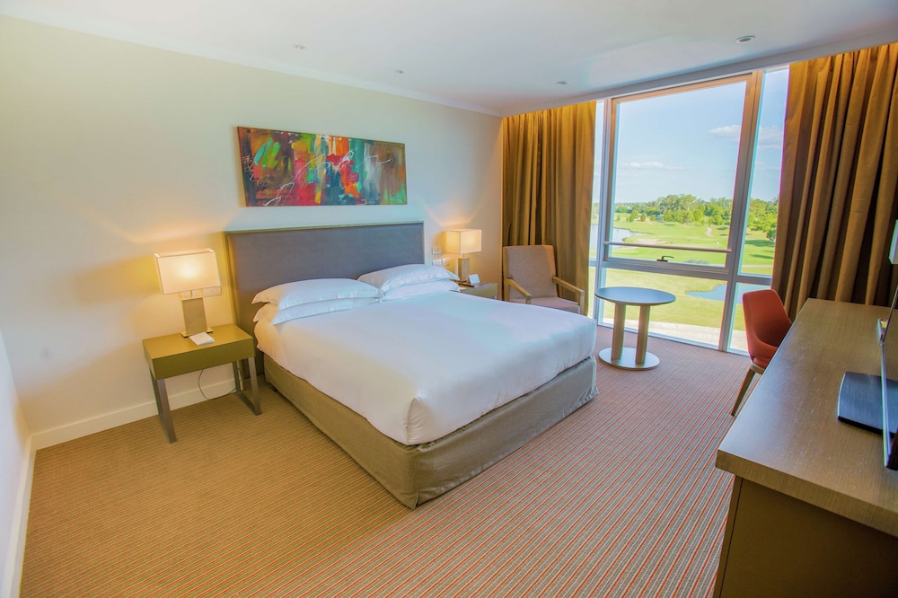 Deluxe Room, 1 King Bed, Accessible