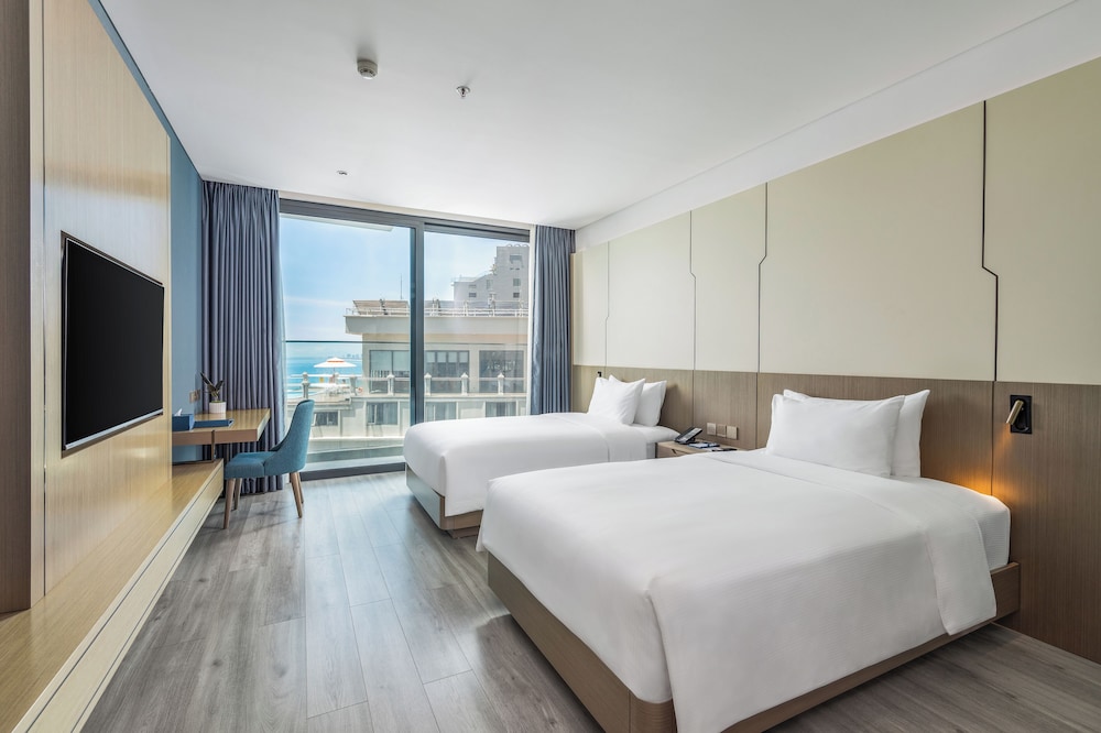 Premier Twin Partial Sea View with Balcony - Photo 4
