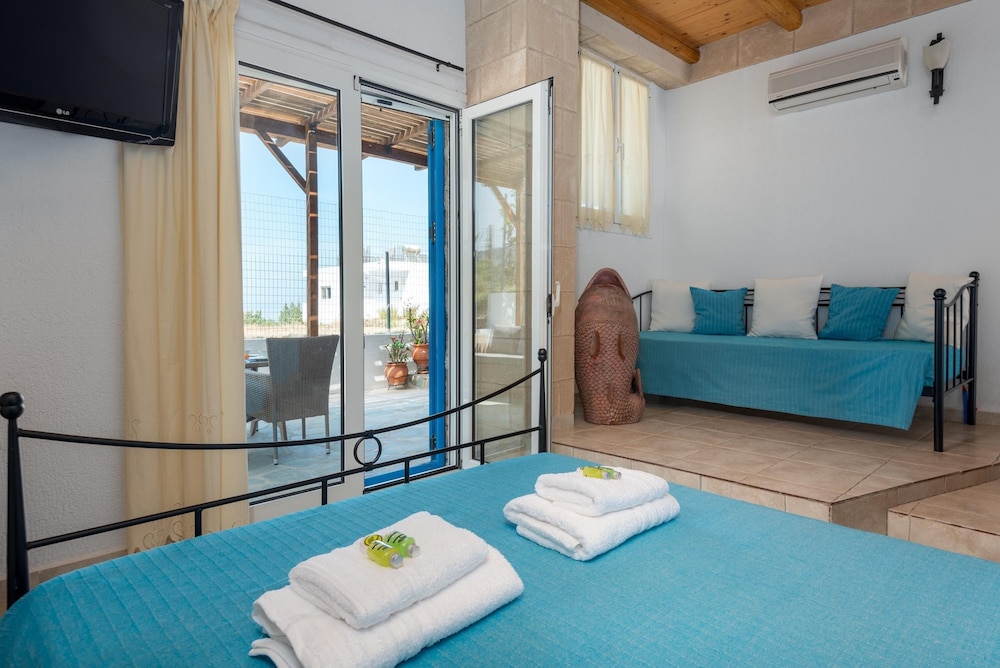 Agnanti Beach Apartments - Euphoria photo 2