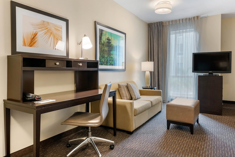 Studio Suite, 1 Queen Bed, Kitchen (Walk-In Shower)