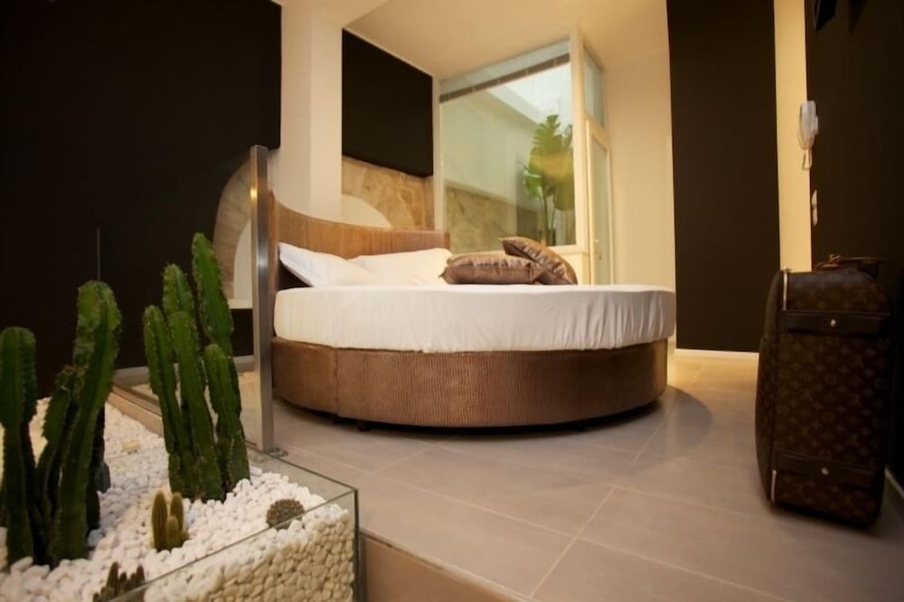 Superior Suite, Jetted Tub photo 3