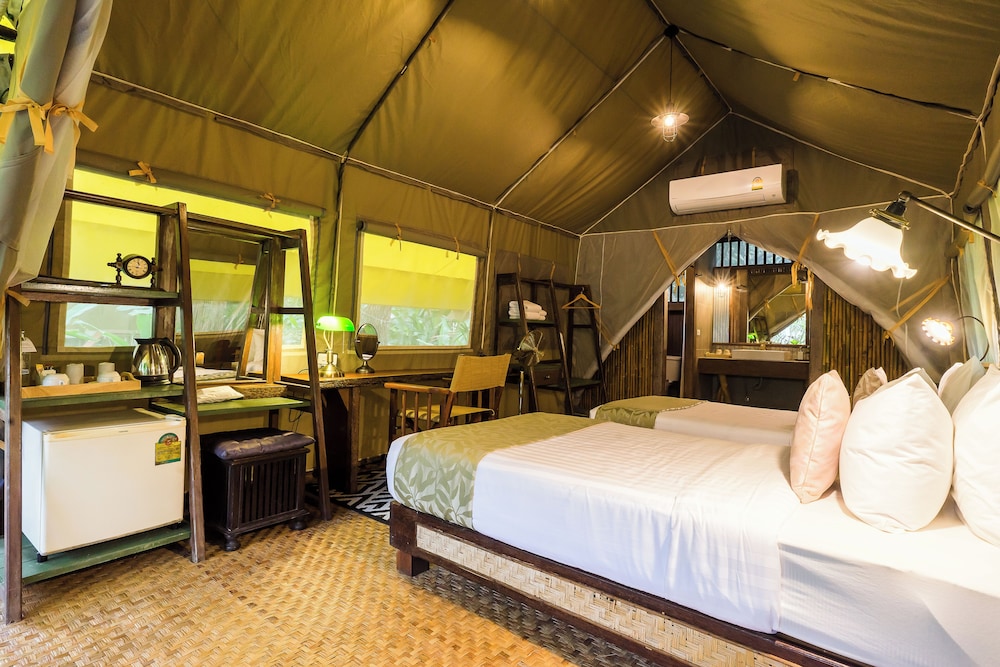 Superior Tent (Dinner + Breakfast) - Photo 6