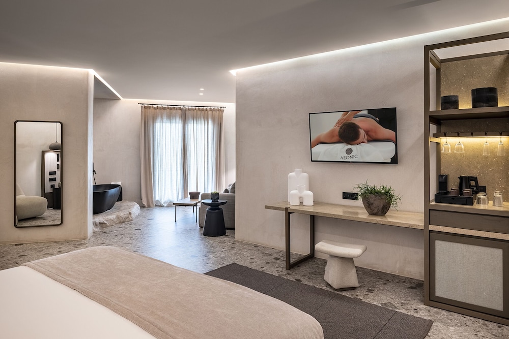 ETERNAL Suite with Supreme Pool and Sea View - Photo 3