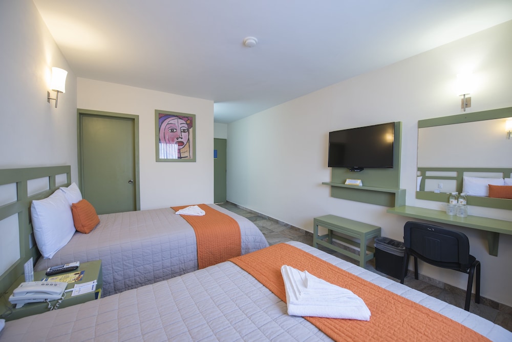 Double Room, 2 Double Beds, Non Smoking photo 3