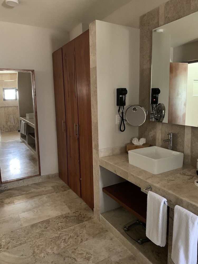 Plunge Pool Suite photo 3