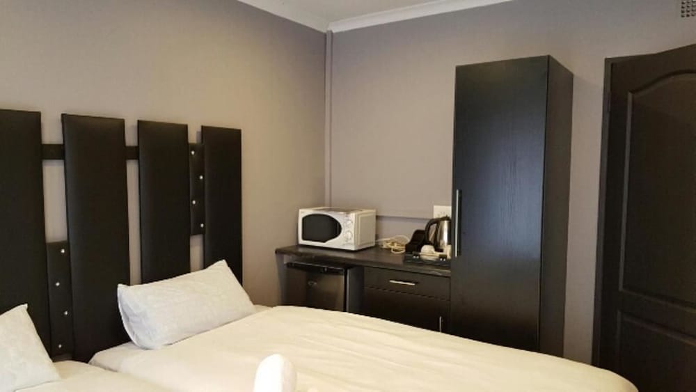 Budget Twin Rooms Not Ensuite photo 1