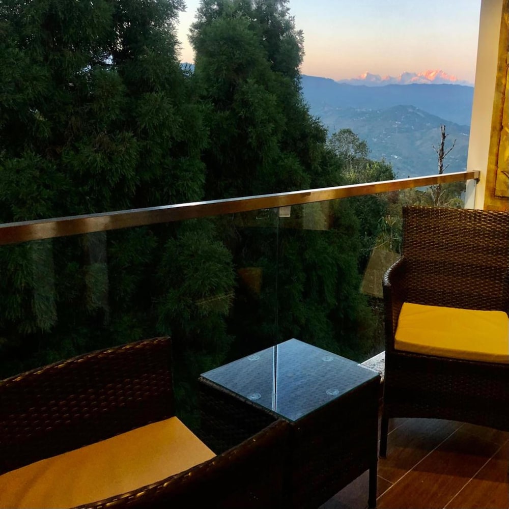 Premium Room with Mountain & Forest View photo 2