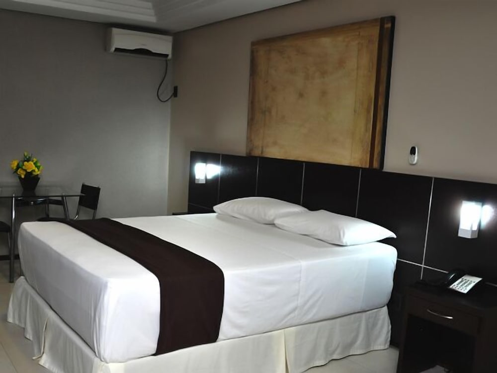 Crystal Plaza Hotel — Luxury Room (Super)