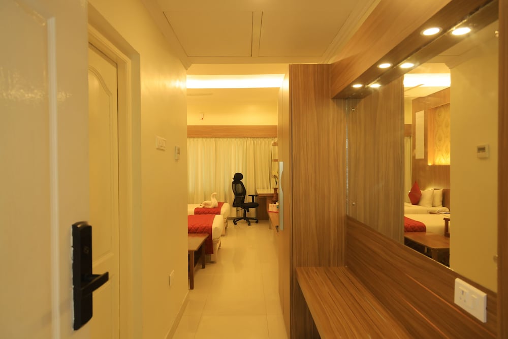 Club Room, 1 Bedroom, City View photo 2