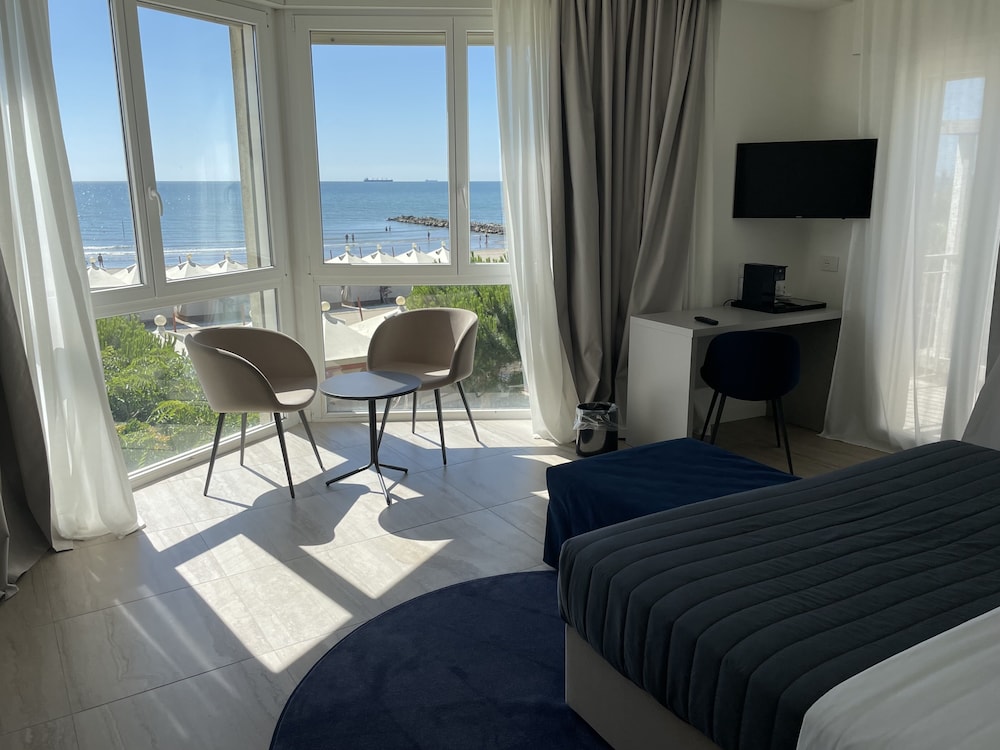 Deluxe Double Room, Sea View - Photo 2