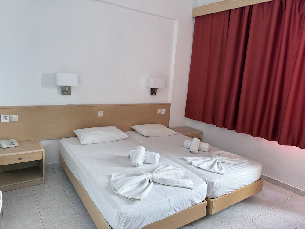 Internal Double Room with Window (no view) - Photo 5