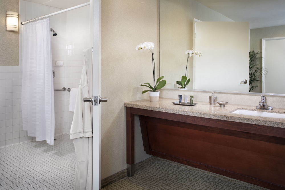 Suite, 1 Queen Bed, Bay View (Executive Suite King)