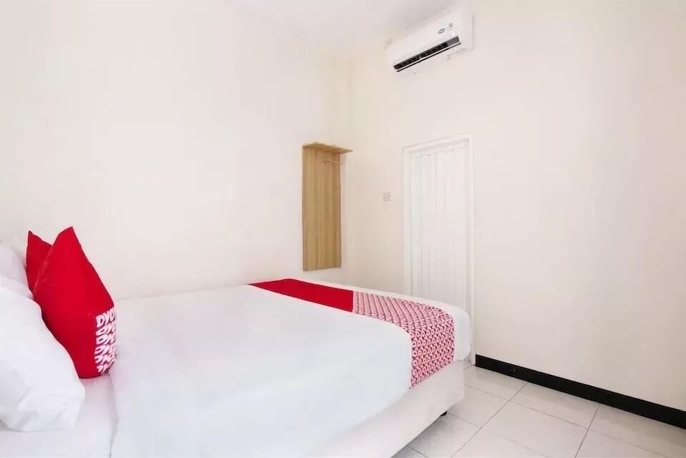 Deluxe Room - Photo 5