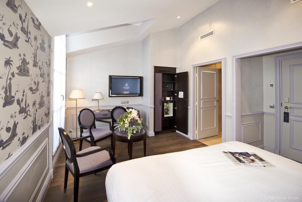 Deluxe Double Room - Photo 15
