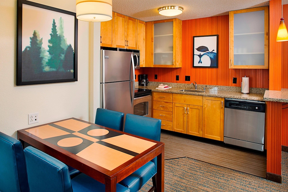 Suite, 2 Bedrooms photo 3