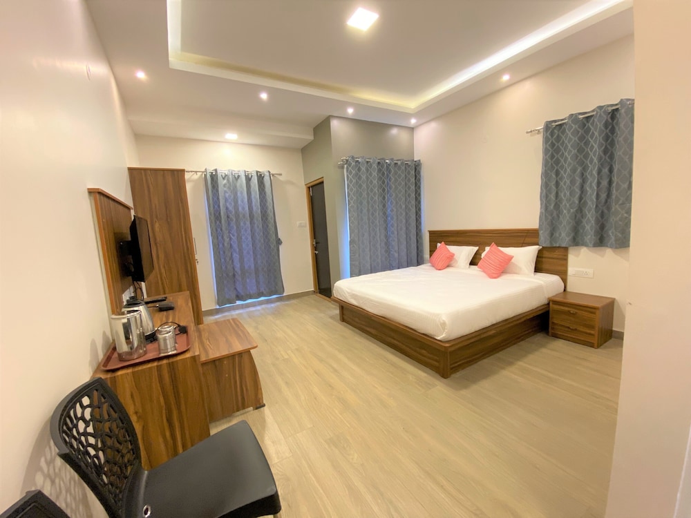 Family Room - Photo 1
