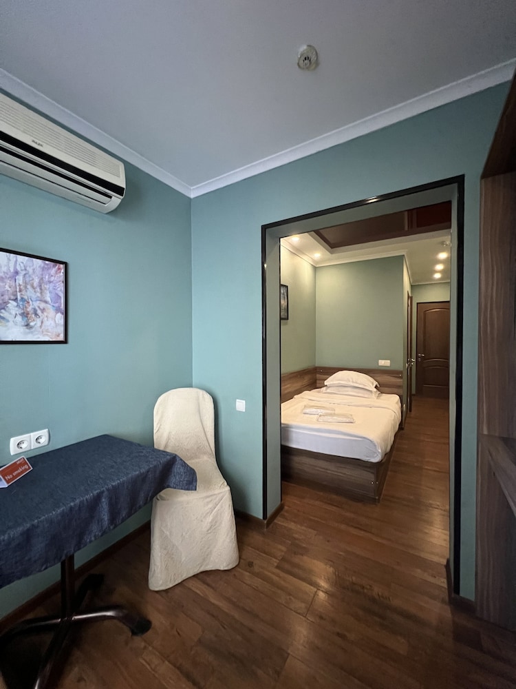 Standard Single Room, 1 Bedroom, Courtyard View photo 1