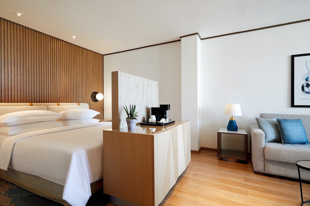 Junior Suite, 1 Double Bed, City View - Photo 1