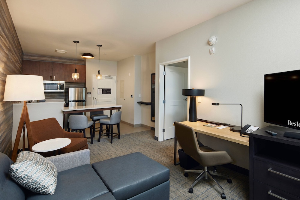 Suite, 1 Bedroom - Photo 5