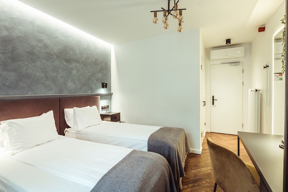 Standard Twin Room photo 2