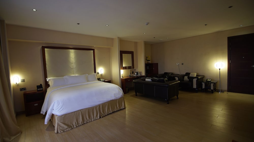 Deluxe Suite photo 3