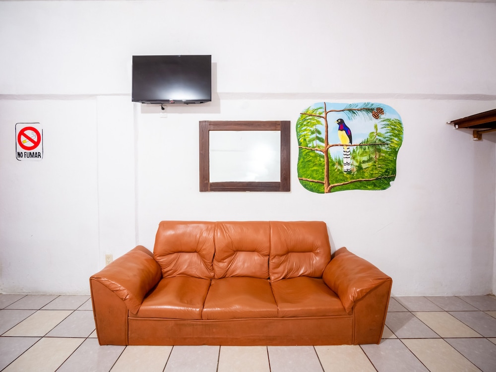 Family Room - Photo 6