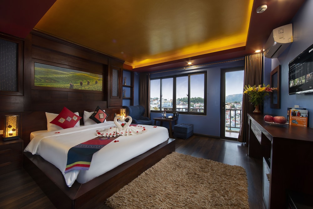 Junior Suite with Mountain View