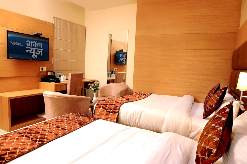 Family Room, Multiple Beds - Photo 2